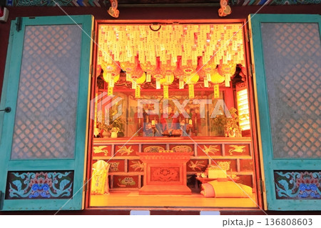 プサン近郊　海東龍宮寺 136808603