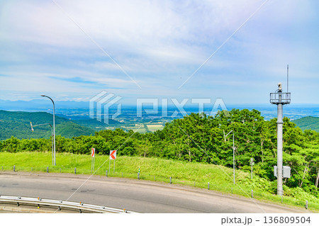 北海道　日勝峠からの展望 136809504