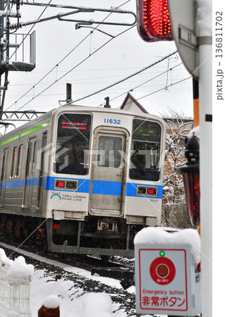 鉄道 私鉄・降雪の東武野田線 10000系 11632F 鉄道 私鉄・降雪の東武野田線 10000系 11632F 136811702