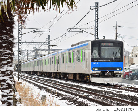 鉄道　私鉄・降雪の東武野田線　60000系　61617F 136811707