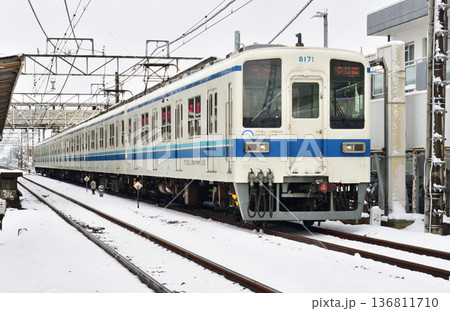 鉄道 私鉄・降雪の東武野田線 8000系 8171F 鉄道 私鉄・降雪の東武野田線 8000系 8171F 136811710