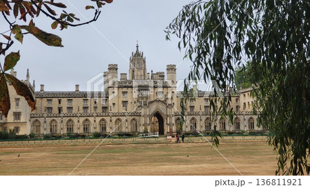 this is building surrounding Cambridge university this is building surrounding Cambridge university 136811921