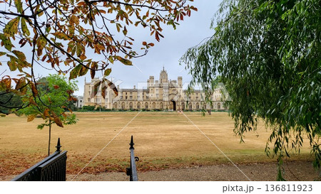 this is building surrounding Cambridge university  136811923