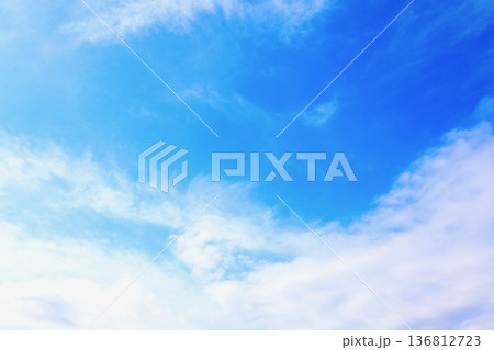 青空と白い雲 青空と白い雲 136812723
