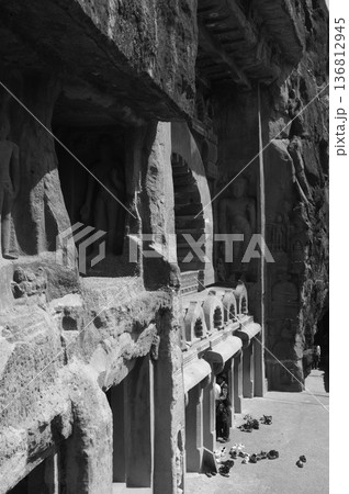 エローラ石窟群 136812945