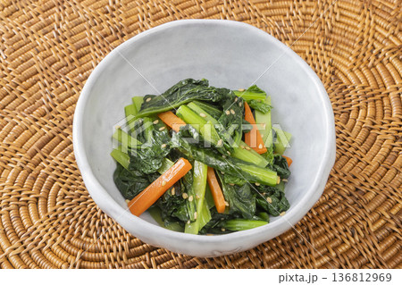 ちぢみ雪菜のナムル 136812969