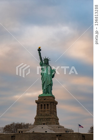 自由の女神 136813288