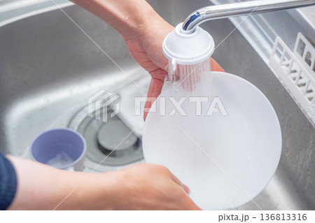 流し台と水 136813316