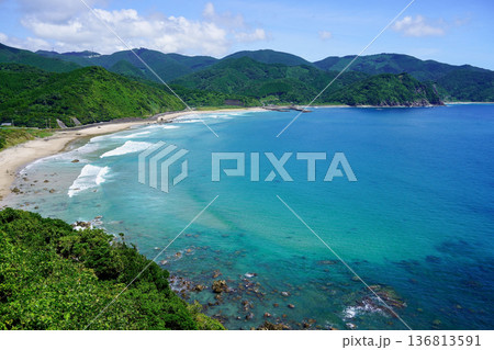 グラデーションのきれいな海 恋ヶ浦 グラデーションのきれいな海 恋ヶ浦 136813591
