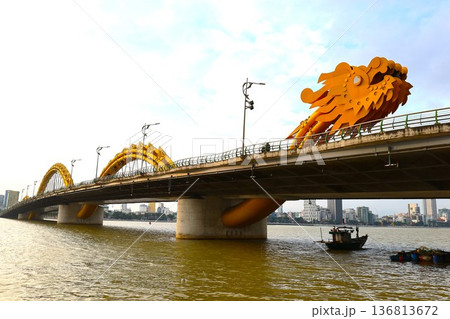 ベトナムのダナンにあるドラゴン橋外観3 136813672