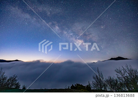 宇宙と地上の神秘が出会う場所 ツエノ峰 宇宙と地上の神秘が出会う場所 ツエノ峰 136813688