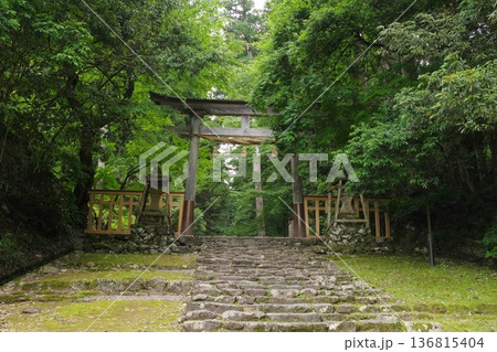 平泉寺白山神社 一の鳥居と精進坂 平泉寺白山神社 一の鳥居と精進坂 136815404