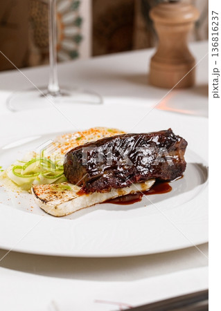 Braised beef ribs with mashed potatoes 136816237