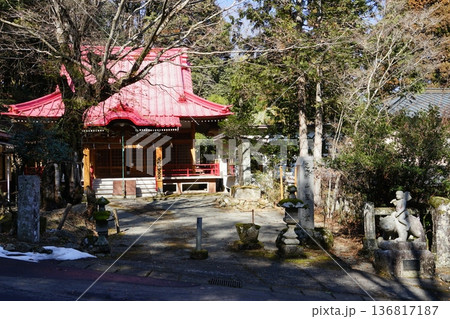 静岡県駿東郡小山町の足柄山聖天堂の風景 静岡県駿東郡小山町の足柄山聖天堂の風景 136817187
