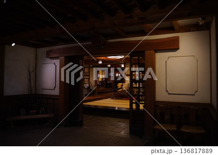 温泉地の夜の風景 渋温泉 温泉地の夜の風景 渋温泉 136817889