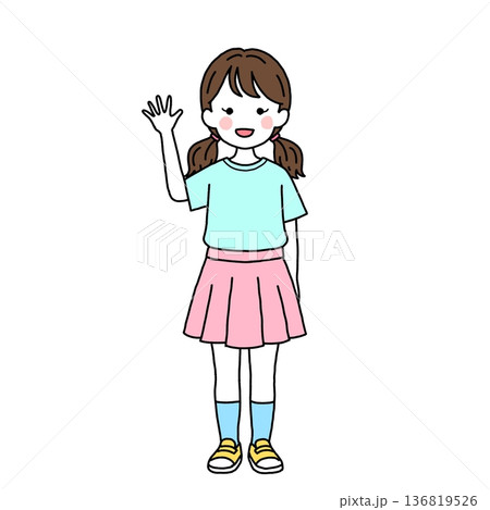 手を振るカジュアルな幼児・女の子 手を振るカジュアルな幼児・女の子 136819526