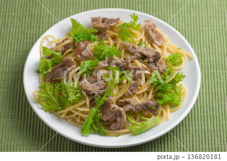 ワサビ菜と豚肉のパスタ ワサビ菜と豚肉のパスタ 136820181