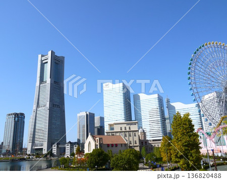 青空が広がるみなとみらい 青空が広がるみなとみらい 136820488