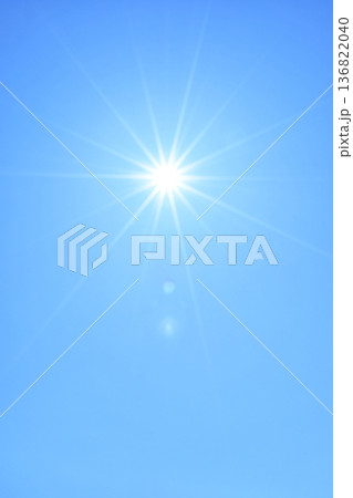 青空と太陽　直射日光　フリースペースイメージ（ fix撮影 ) 136822040