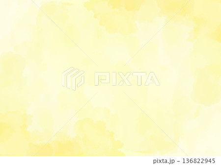 水彩風やわらかい黄色の背景テクスチャ素材 水彩風やわらかい黄色の背景テクスチャ素材 136822945