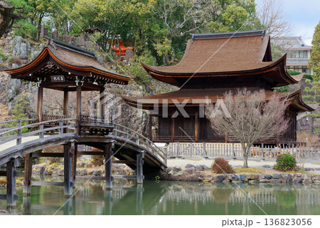 臨済宗南禅寺派永保寺庭園の屋形橋 臨済宗南禅寺派永保寺庭園の屋形橋 136823056