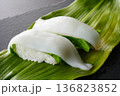 握り寿司　イカ 136823852