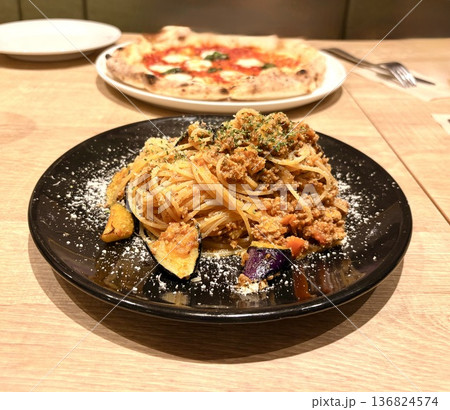 深紅の余韻を絡めて 136824574