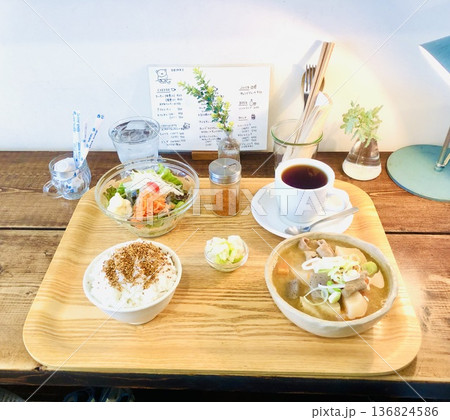 洒落た顔して もつ煮ランチ 洒落た顔して もつ煮ランチ 136824586