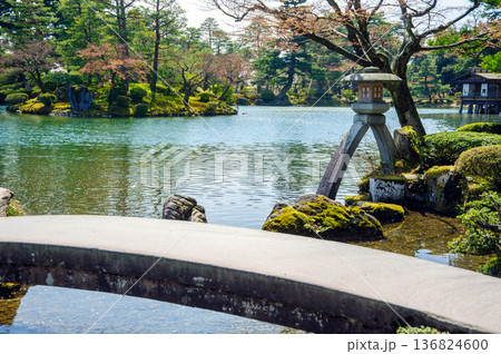 兼六園 徽軫灯籠 136824600