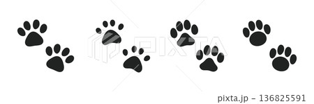猫・犬の足跡のイラスト　かわいい肉球の素材 136825591