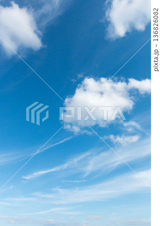 入道雲と青空 夏の風景 136826082