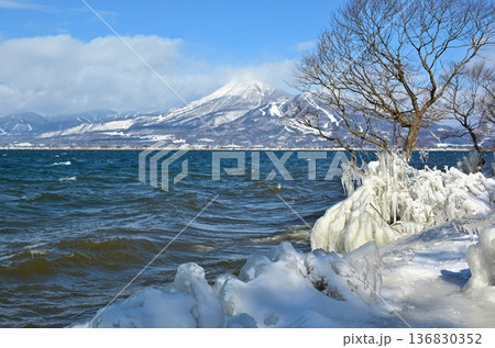 猪苗代湖のしぶき氷 福島 猪苗代湖のしぶき氷 福島 136830352