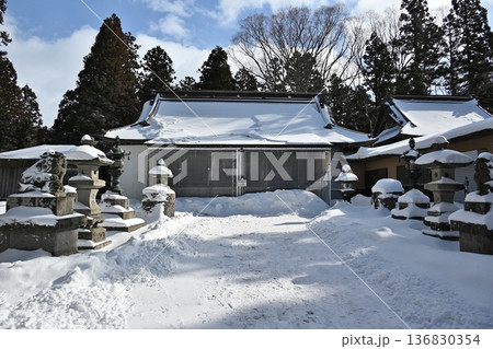 雪の小平潟天満宮　福島 136830354