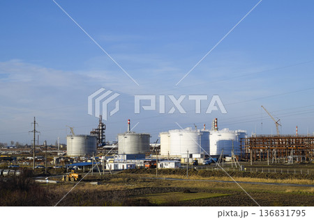 Tank the vertical steel. Capacities for storage of oil, gasoline, kerosene, the diesel and other liquids. 136831795