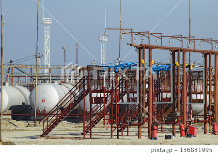 Overpass loading of oil products and fuel storage vessels 136831995