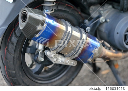 バイクのマフラー バイクのマフラー 136835068