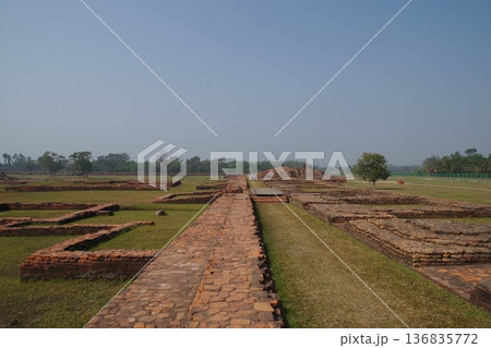 バングラデシュ 世界遺産パハルプールの仏教寺院遺跡群 バングラデシュ 世界遺産パハルプールの仏教寺院遺跡群 136835772