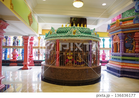 マレーシア バトゥ洞窟 マレーシア バトゥ洞窟 136836177