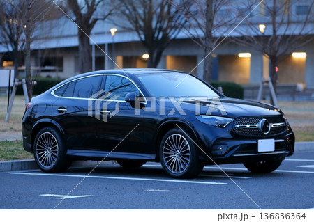 ドイツ製のSUV車両 136836364