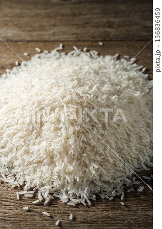 Long-grain rice 136836459