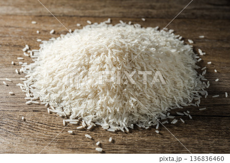Long-grain rice 136836460