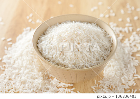 Long-grain rice Long-grain rice 136836483