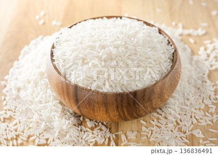 Long-grain rice 136836491