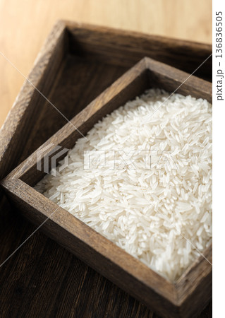 Long-grain rice 136836505