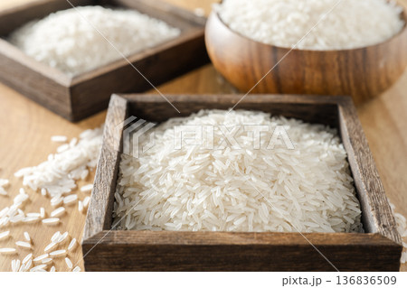 Long-grain rice 136836509