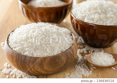 Long-grain rice Long-grain rice 136836518