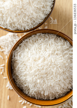 Long-grain rice 136836533