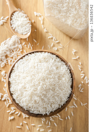 Long-grain rice Long-grain rice 136836542