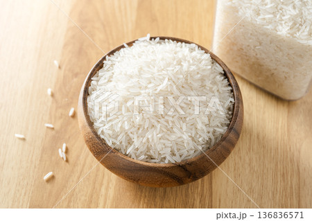 Long-grain rice Long-grain rice 136836571