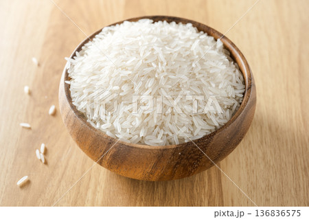 Long-grain rice 136836575